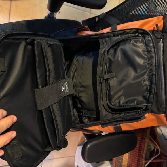 Wandrd Prvke 31L Backpack, accessory straps, and waist straps - Picture 5 of 5